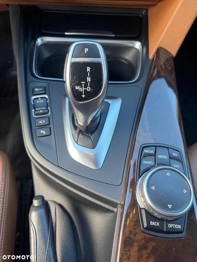 BMW 3GT 328i GT Luxury Line - 22