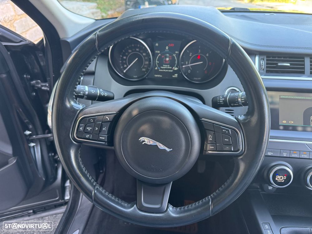 Jaguar E-Pace 2.0 i4D S - 17