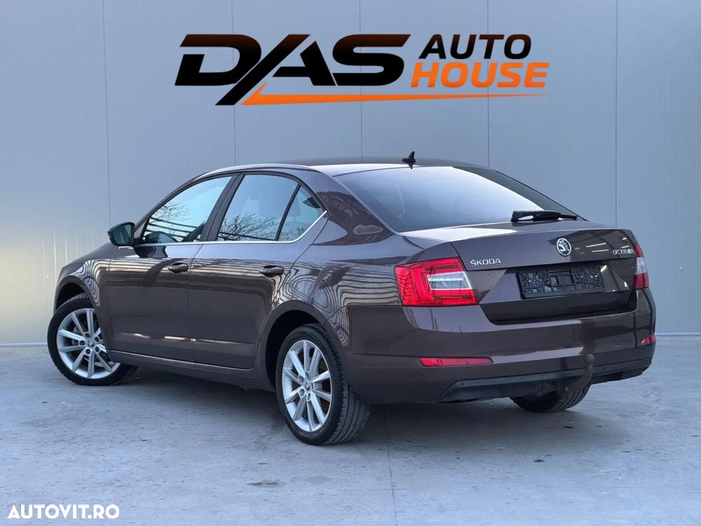 Skoda Octavia 1.6 TDI DSG Style - 6