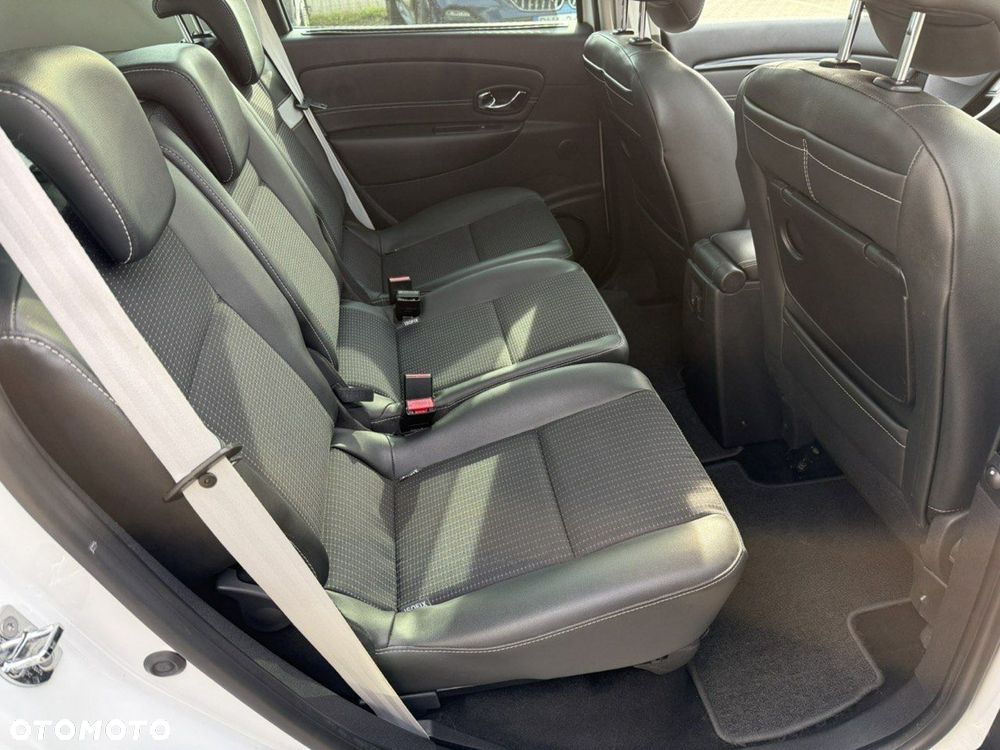 Renault Scenic 1.6 dCi Bose - 22