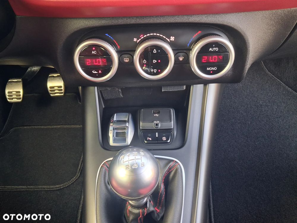 Alfa Romeo Giulietta 1.4 TB 16V Multiair Collezione - 22