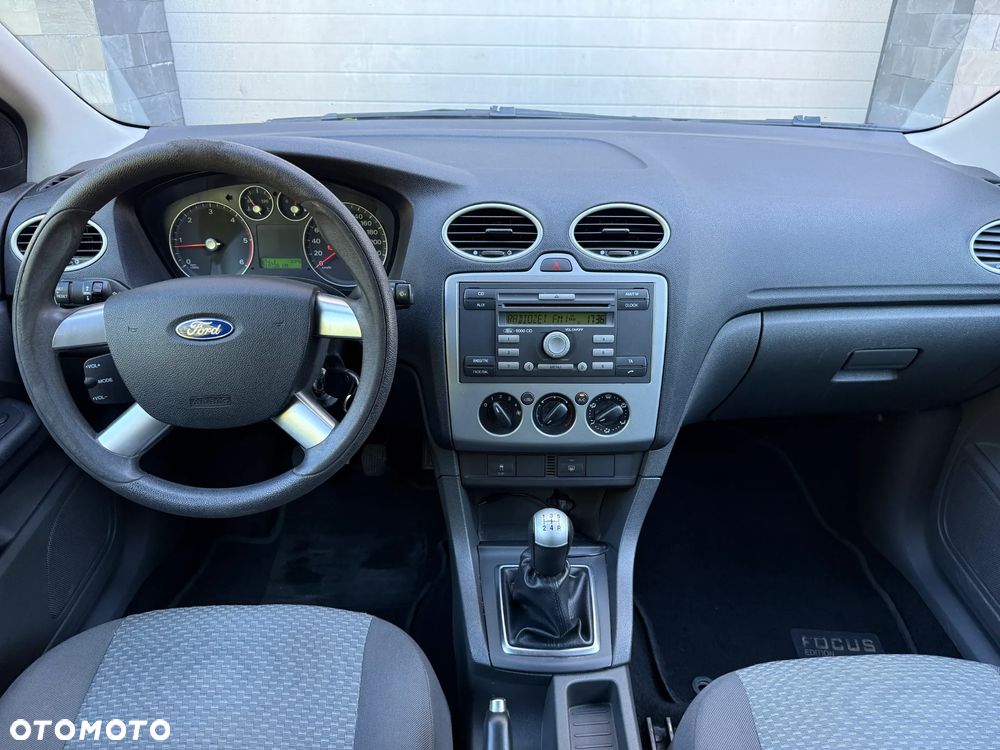 Ford Focus 1.6 TDCi DPF Style - 7