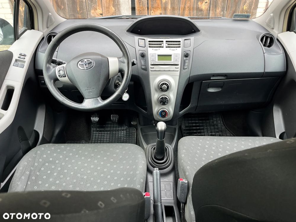 Toyota Yaris 1.3 Luna - 7