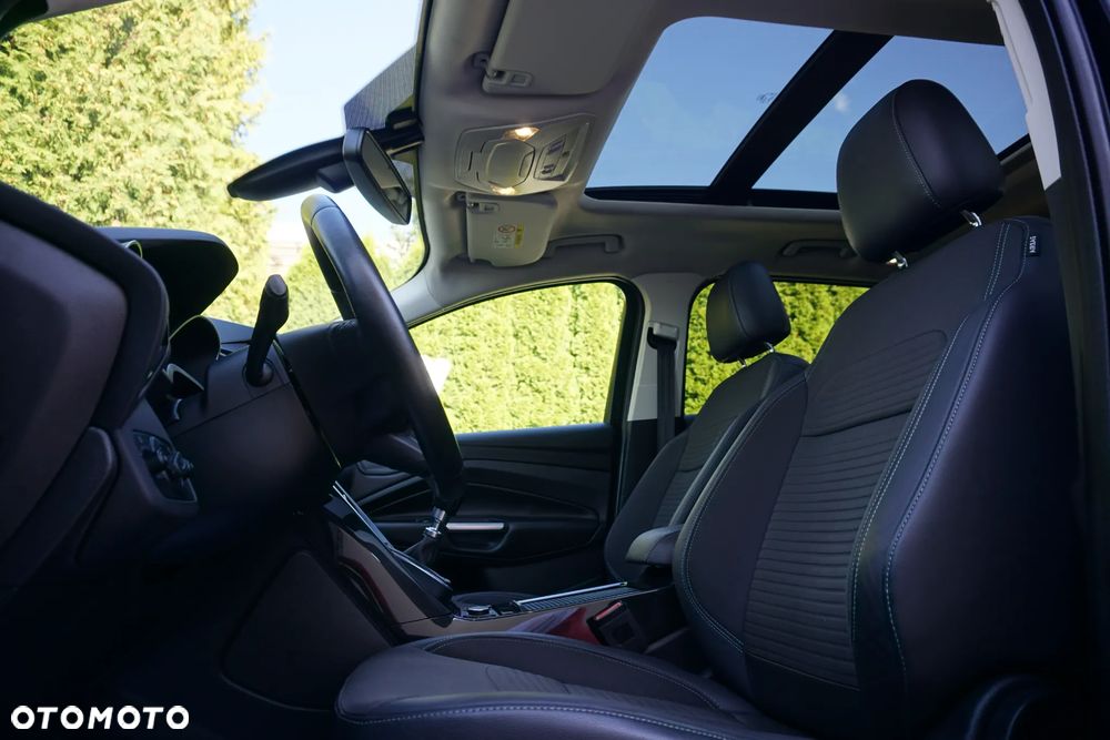 Ford Kuga - 36