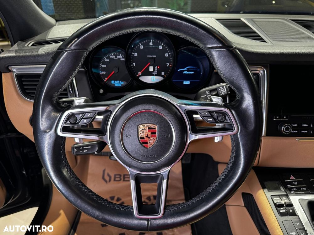 Porsche Macan - 17