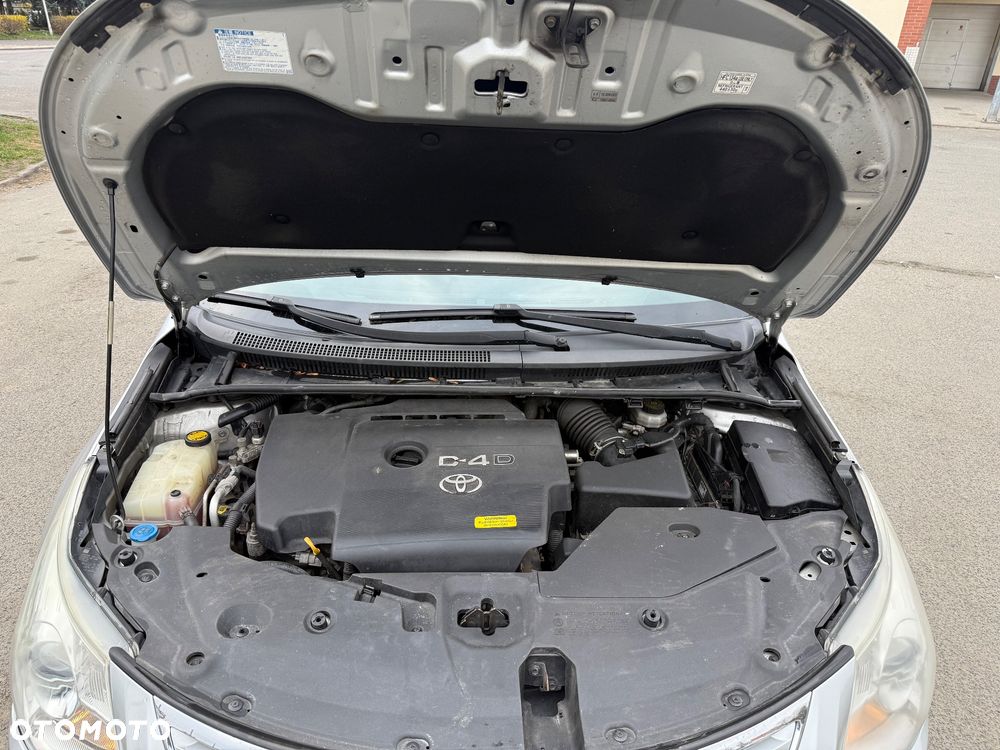 Toyota Avensis 2.0 D-4D Luna - 8
