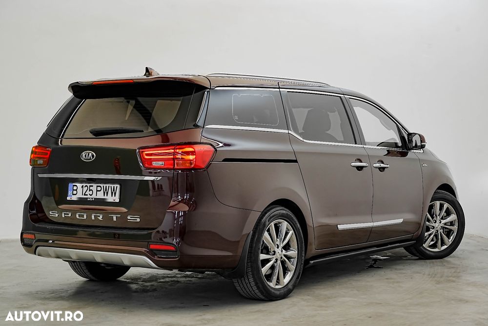 Kia Carnival - 6