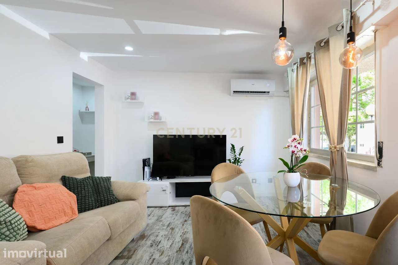 Apartamento T2 Remodelado | Charneca de Caparica - Grande imagem: 2/19