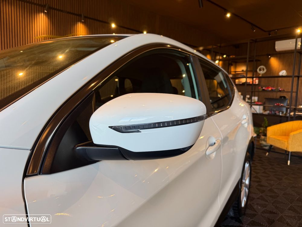 Nissan Qashqai 1.6 dCi N-Connecta RS+PS 4x4i - 13