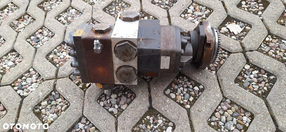 Pompa hydrauliczna Furukawa 365 2 - 4