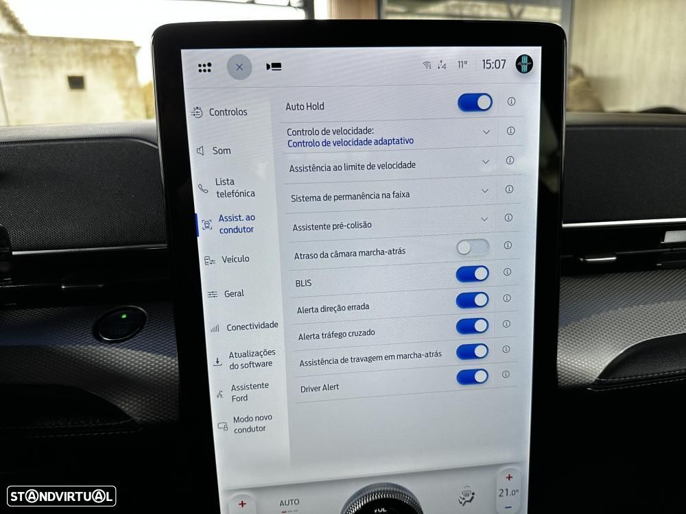 Ford Mustang Mach-E Standard - 33