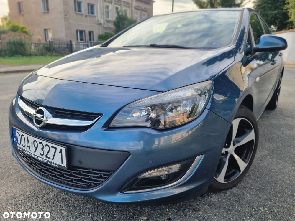 Opel Astra 1.4 Turbo Design Edition - 11
