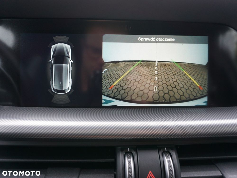 Alfa Romeo Stelvio 2.0 Turbo Veloce Q4 - 17