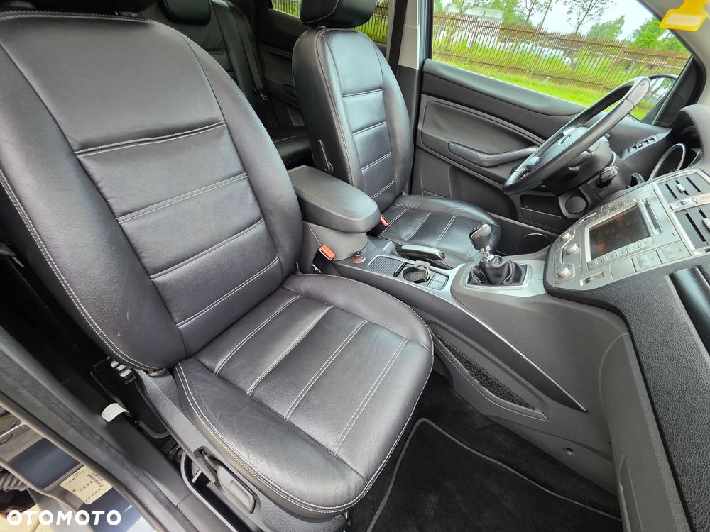 Ford Kuga 2.0 TDCi 4x4 Titanium - 27