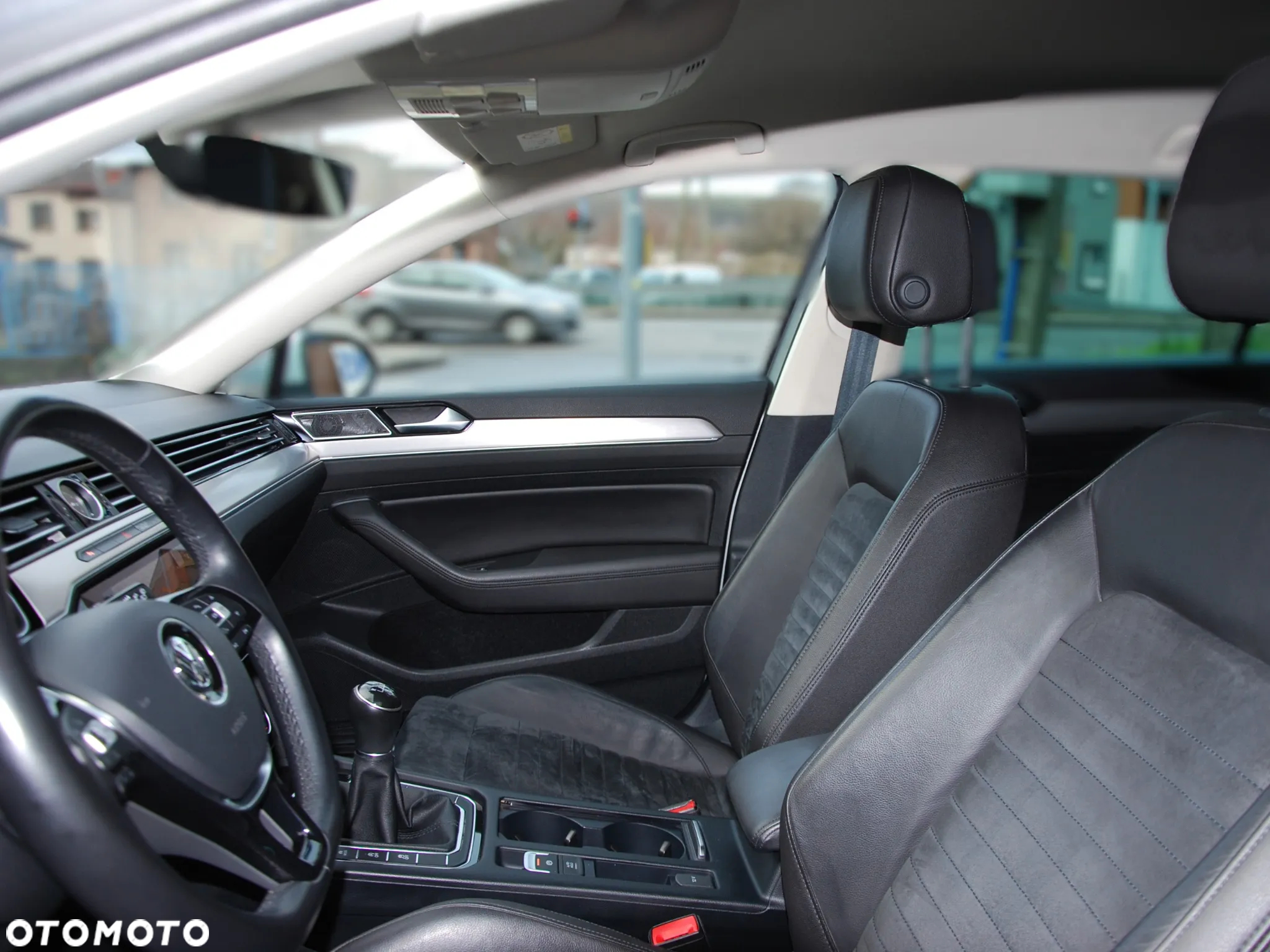 Volkswagen Passat 1.8 TSI BMT Highline - 22