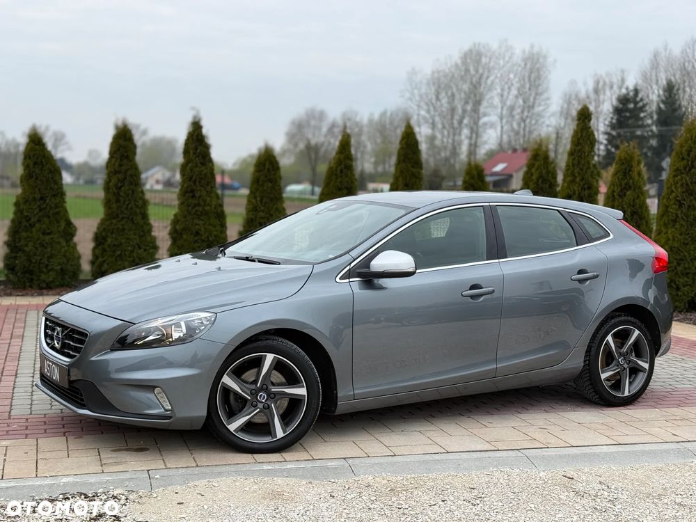Volvo V40 D2 Momentum - 1