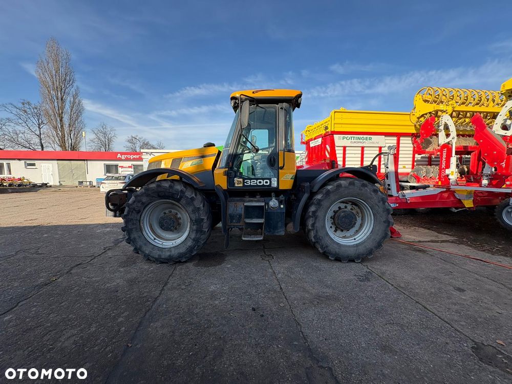 JCB 3200 - 2