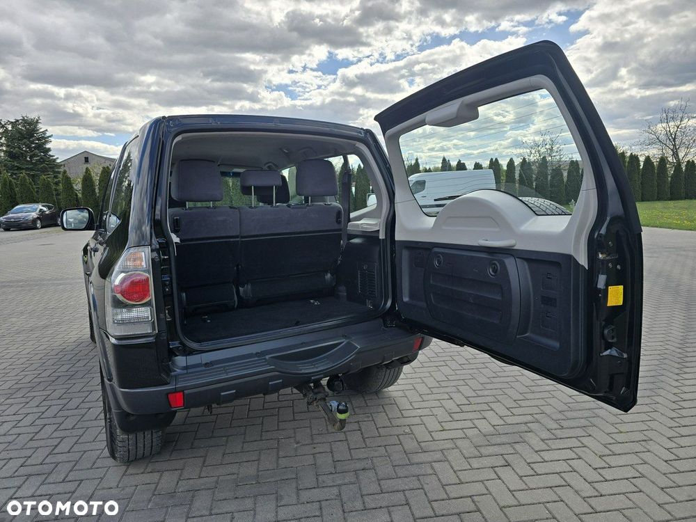 Mitsubishi Pajero - 19