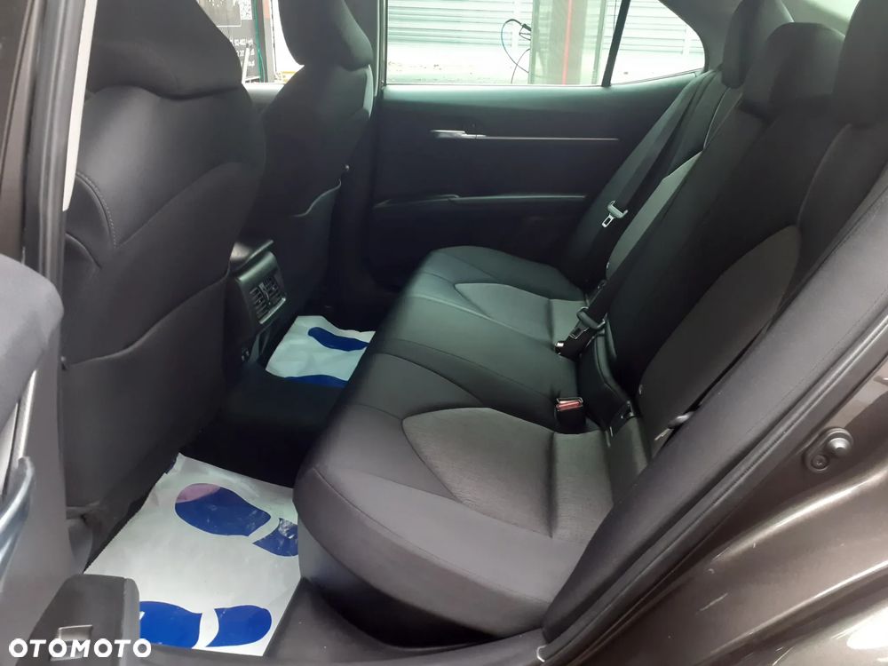 Toyota Camry - 24