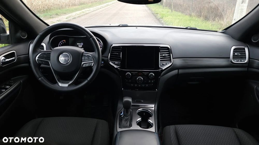 Jeep Grand Cherokee - 11