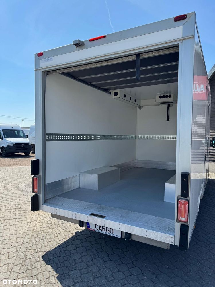 Renault MASTER KONTENER Niskopodwoziowy! Webasto!! Pod Food Truck!  * Auto Kupione w ASO Renault * Gwarancja  *  2,3 145Km * Bardzo oszczędny i dynamiczny silnik * 6-cio Stopniowa Skrzynia Biegów * System Extended Grip *  Lusterko Wide View *  Klimatyzacja * Tempomat * MP3 * Bluetooth * USB * - 9