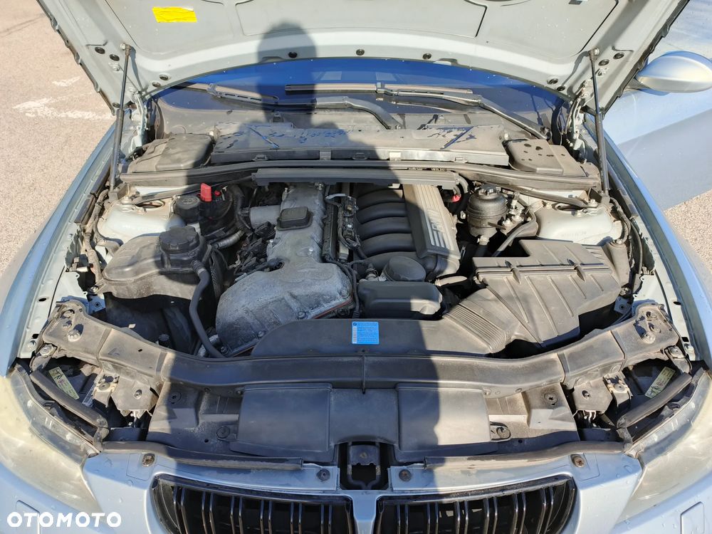 BMW Seria 3 325xi - 9