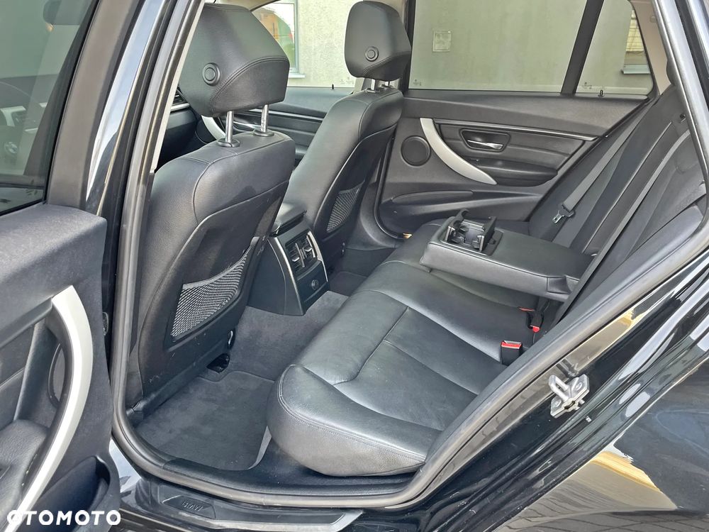 BMW Seria 3 320d Blue Performance Sport Line - 17