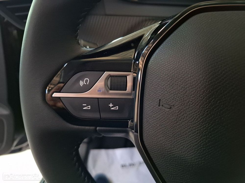 Peugeot 208 1.2 PureTech Allure - 15
