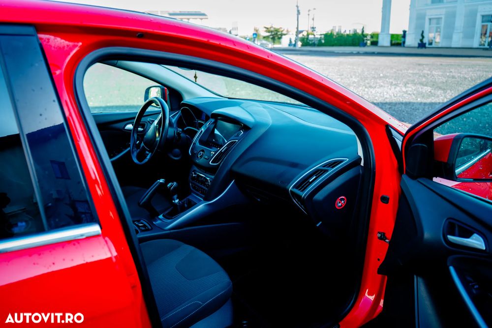 Ford Focus 1.6 TDCi ECOnetic 88g Start-Stopp-System Titanium - 11