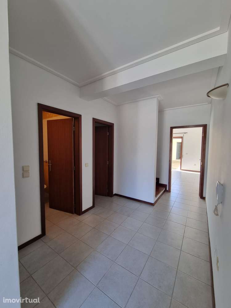 Moradia T2 c/ garagem - Aradas - Grande imagem: 3/21