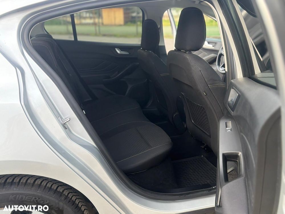 Ford Focus 1.0 EcoBoost Titanium - 18