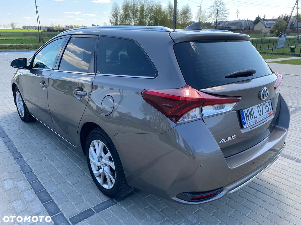 Toyota Auris 1.6 Premium - 5