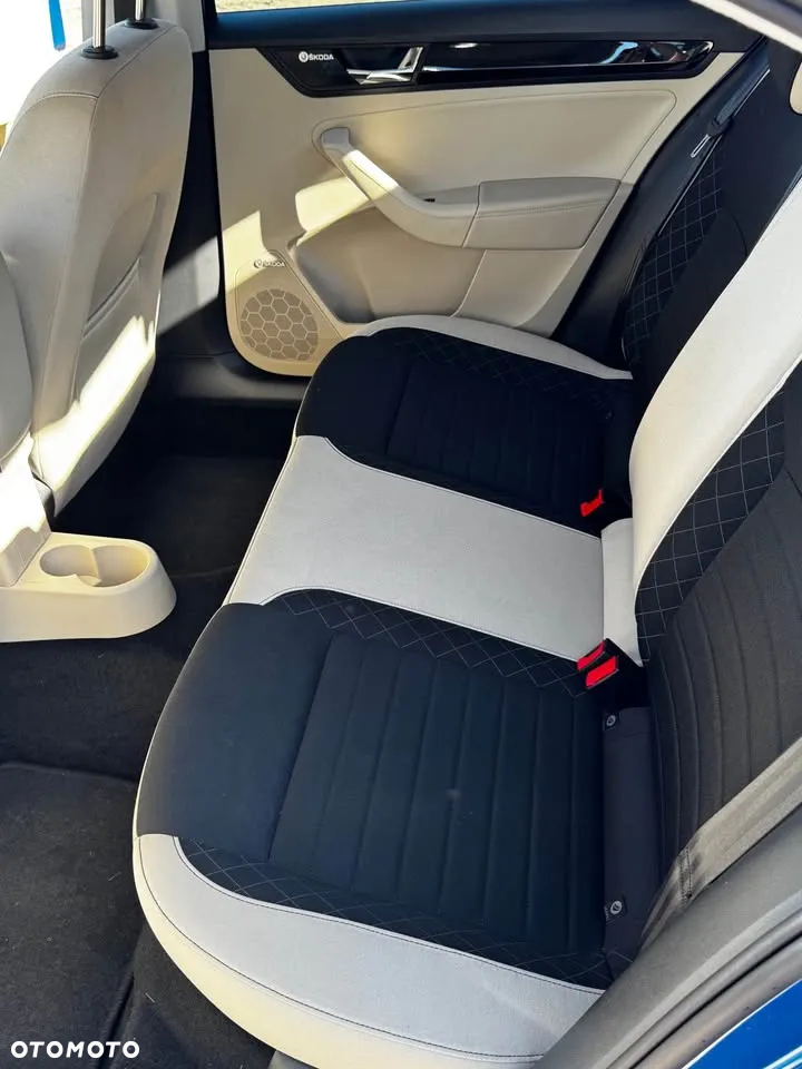 Skoda RAPID 1.0 TSI Style - 8
