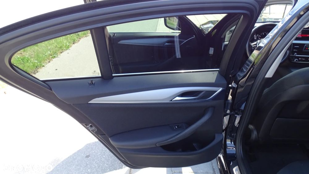 BMW Seria 5 520d xDrive Business Edition - 20