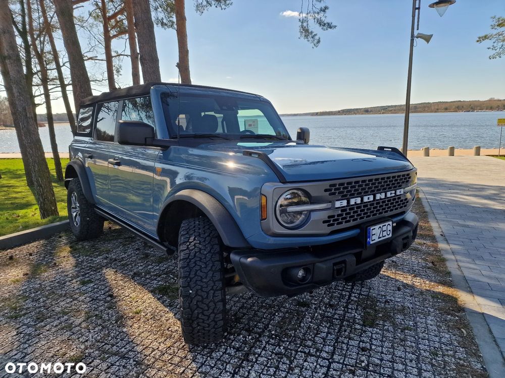 Ford Bronco - 5