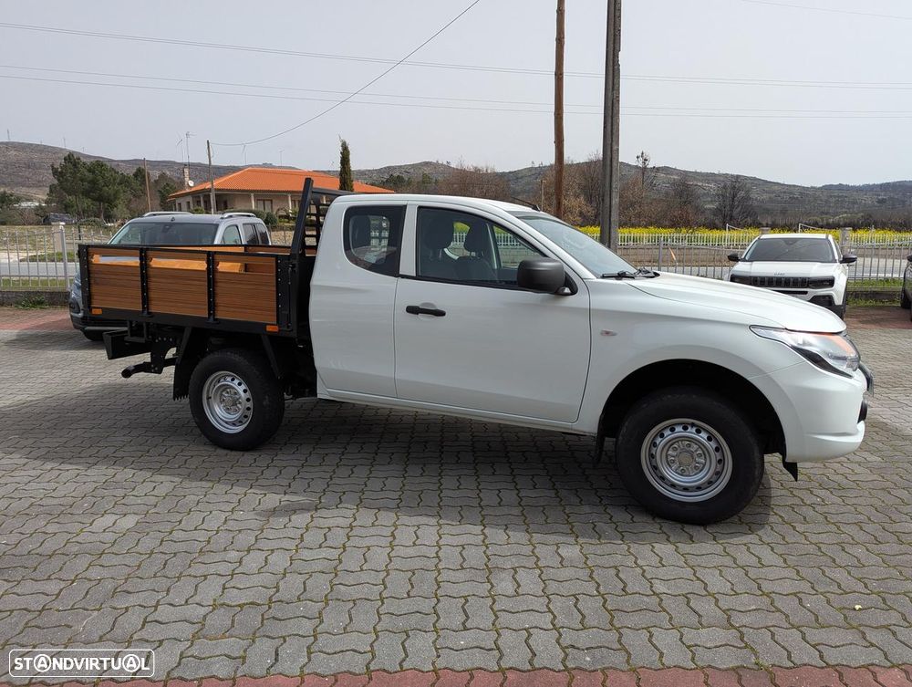 Mitsubishi L200 2.4 DI-D Club Invite 4WD - 5