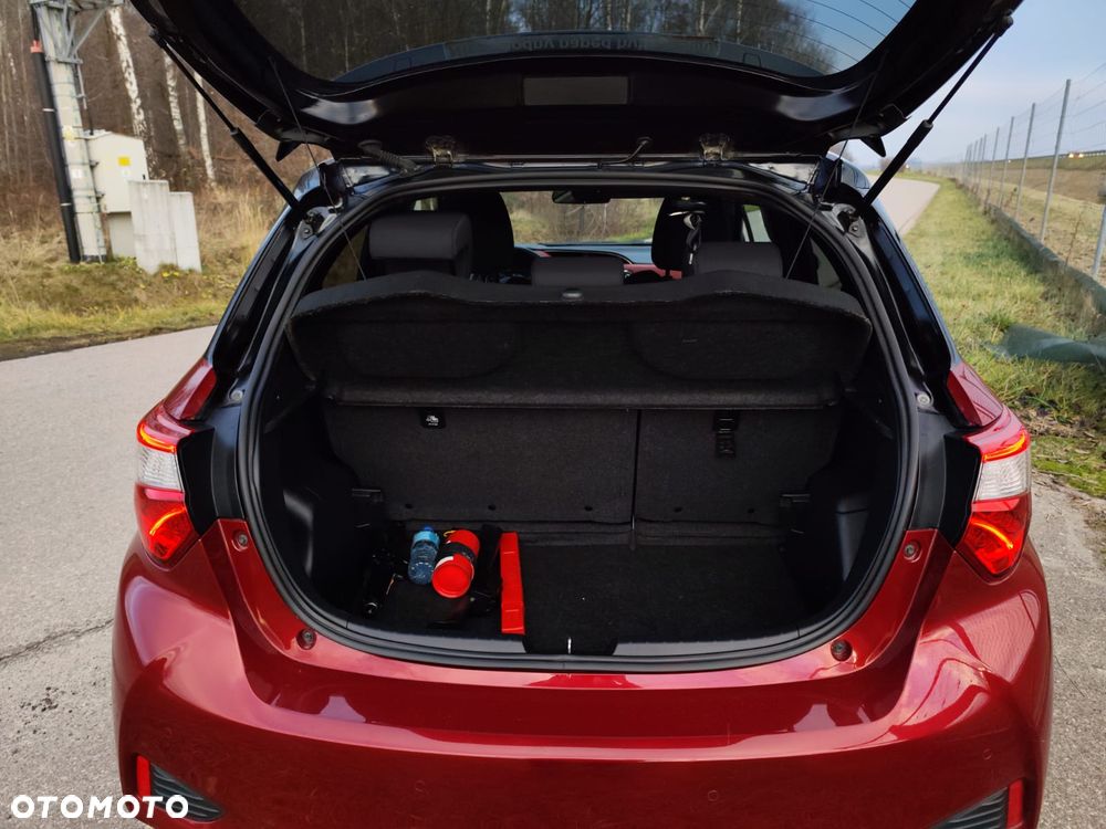 Toyota Yaris Hybrid 100 Selection Passion - 8