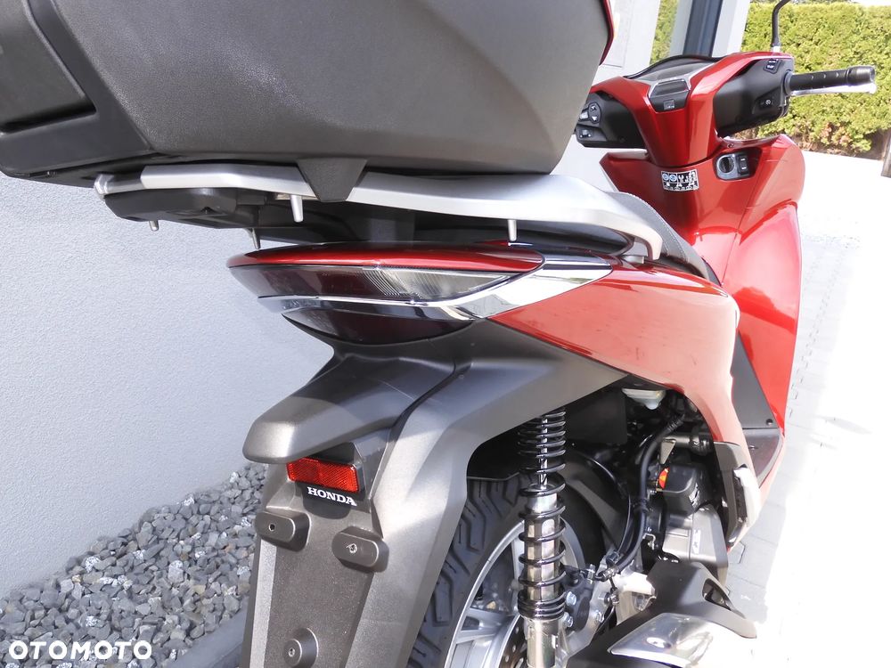 Honda SH - 9