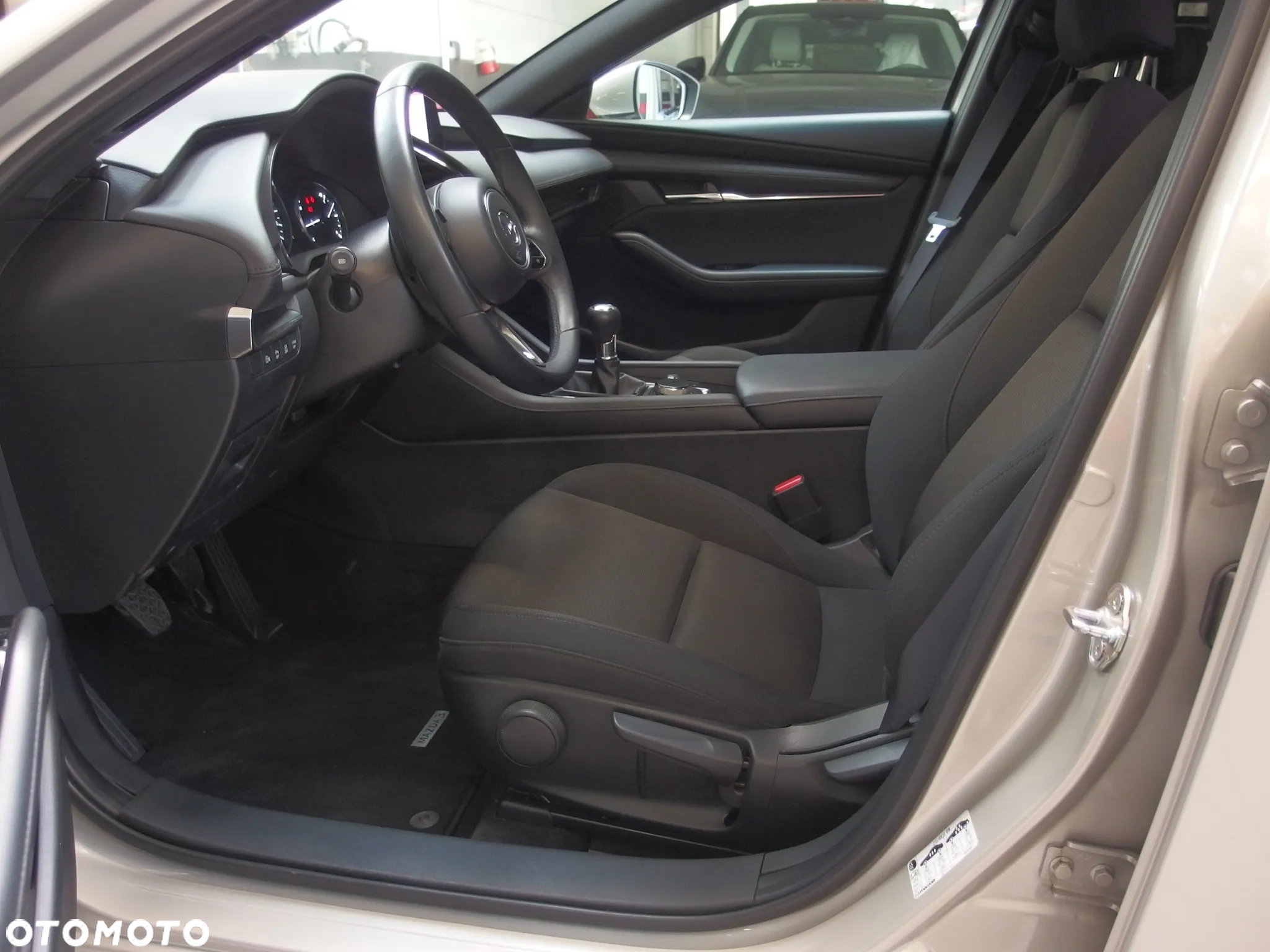 Mazda 3 - 10