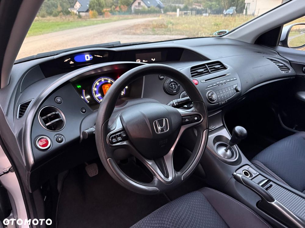 Honda Civic 1.4 i-VTEC Comfort - 17