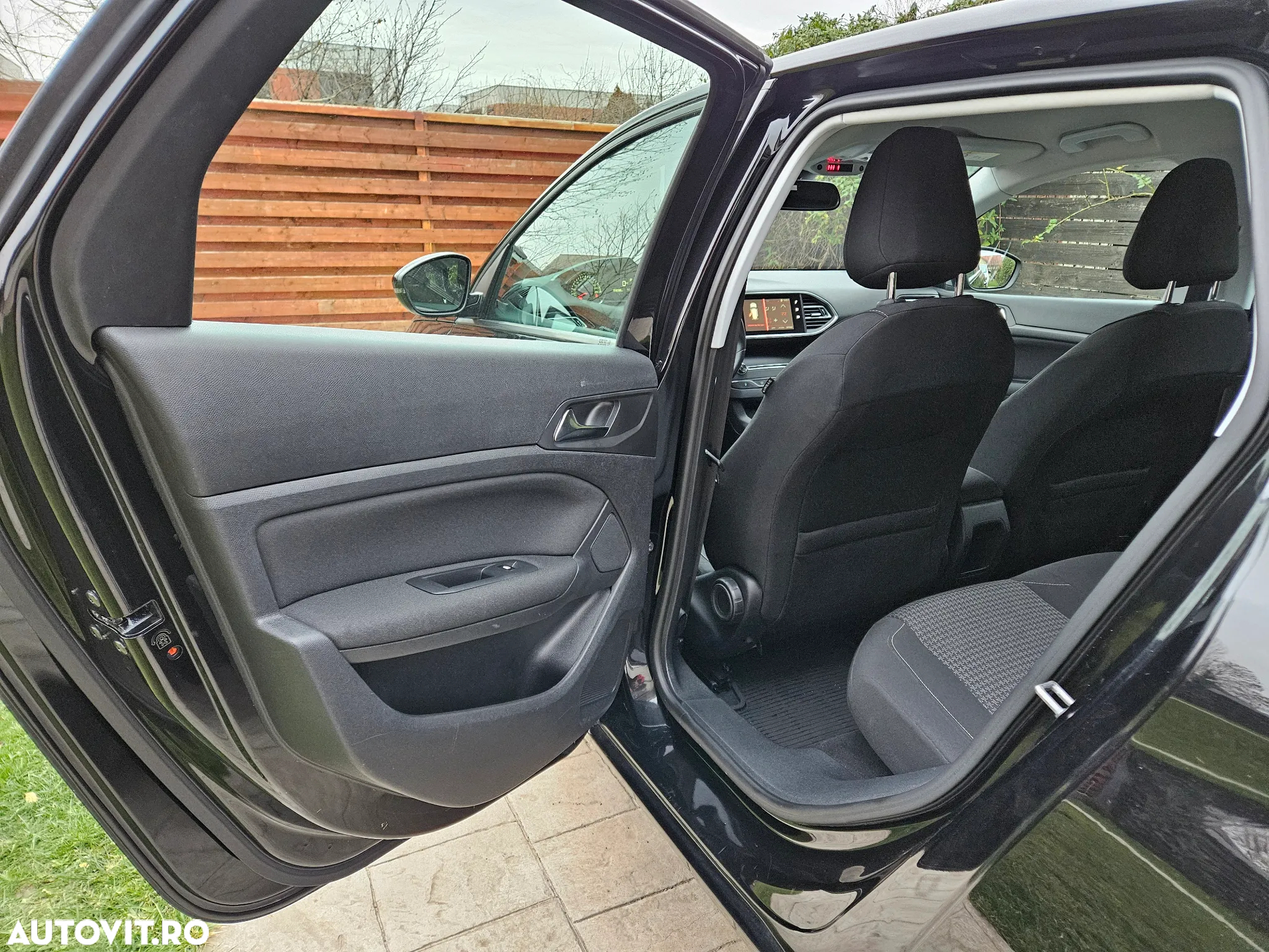 Peugeot 308 SW BlueHDi 120 EAT6 Stop & Start Active - 16
