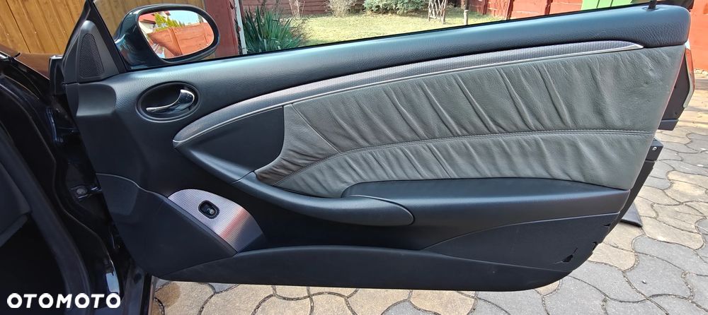 Mercedes-Benz CLK - 26