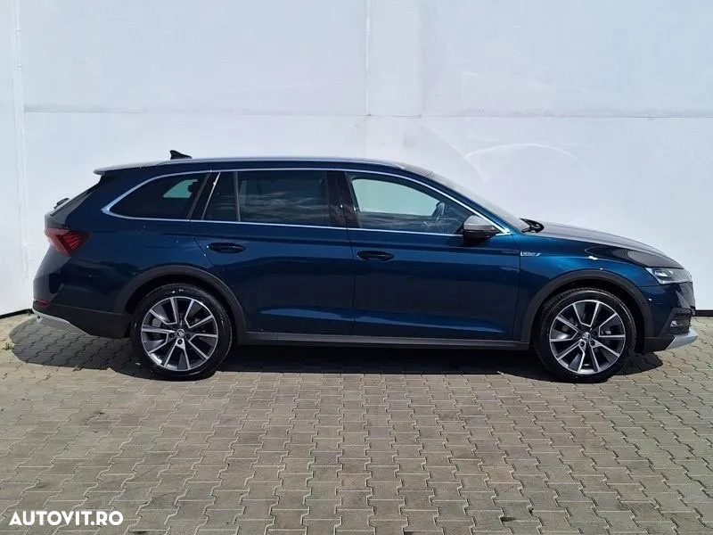 Skoda Octavia Combi 2.0 TDI DSG 4X4 Scout - 38