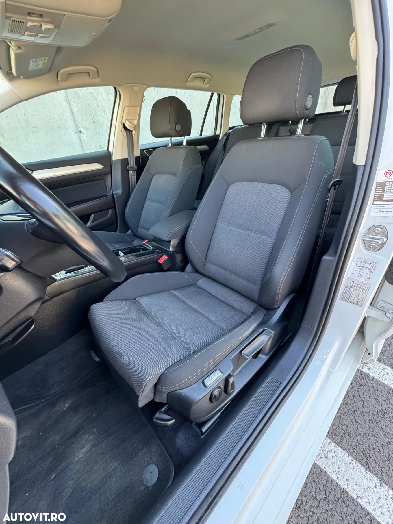 Volkswagen Passat Variant 1.6 TDI SCR DSG Business - 17