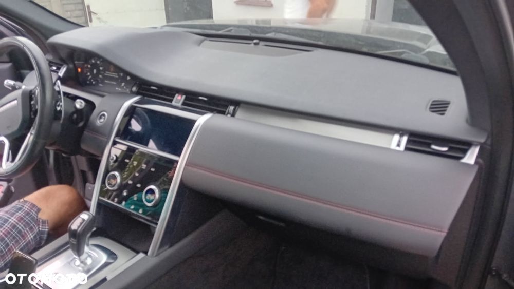 Land Rover Discovery Sport - 11