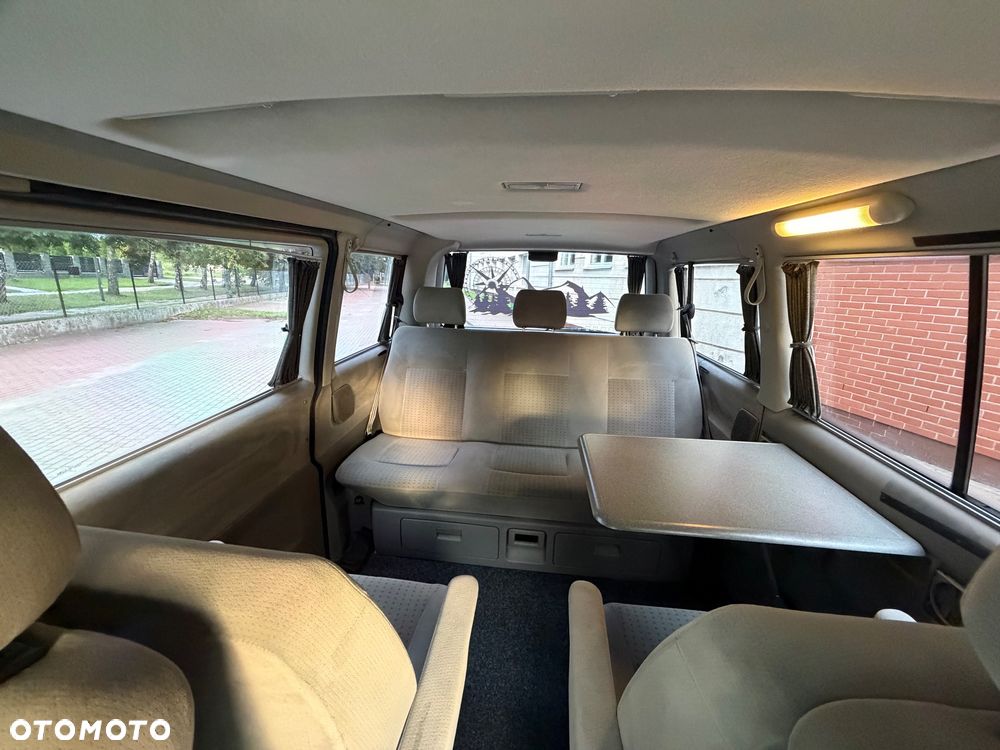 Volkswagen Multivan - 28