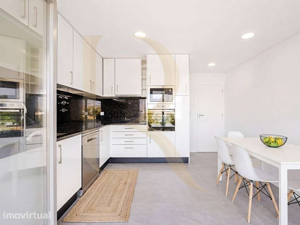 Apartamento T4 duplex com elevador, parqueamento e terraço em condo... - Grande imagem: 4/31