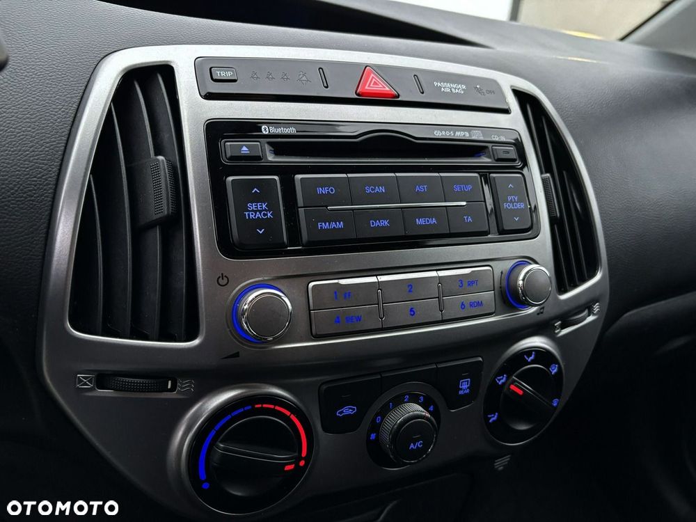 Hyundai i20 1.2 Fifa World Cup Edition - 17