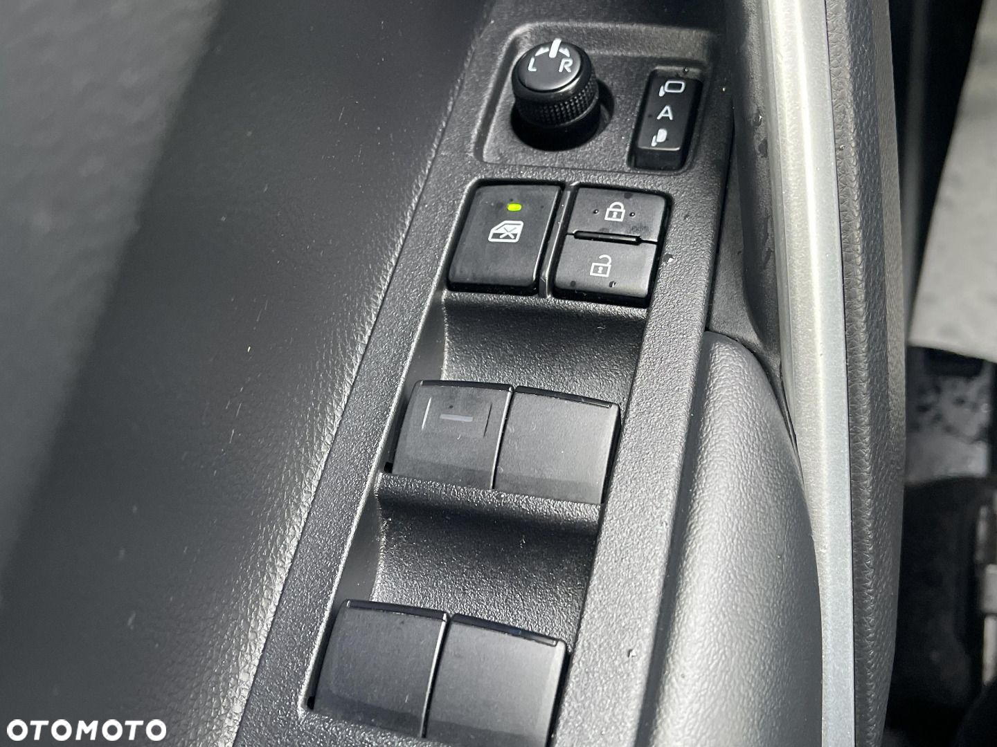 Toyota Corolla Cross - 18