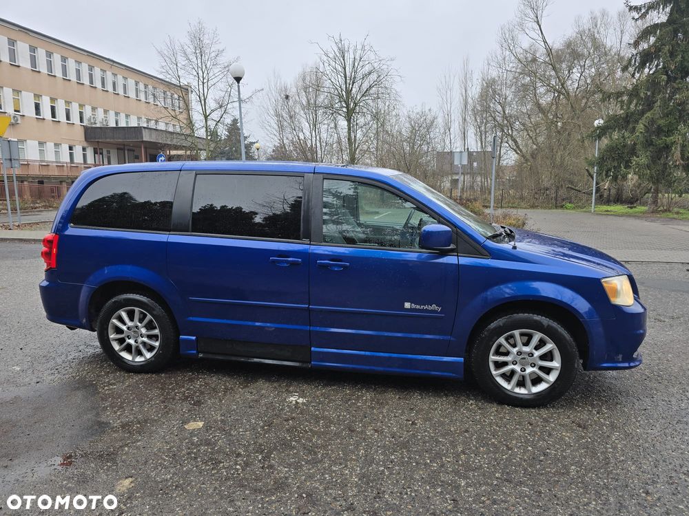 Dodge Grand Caravan - 2